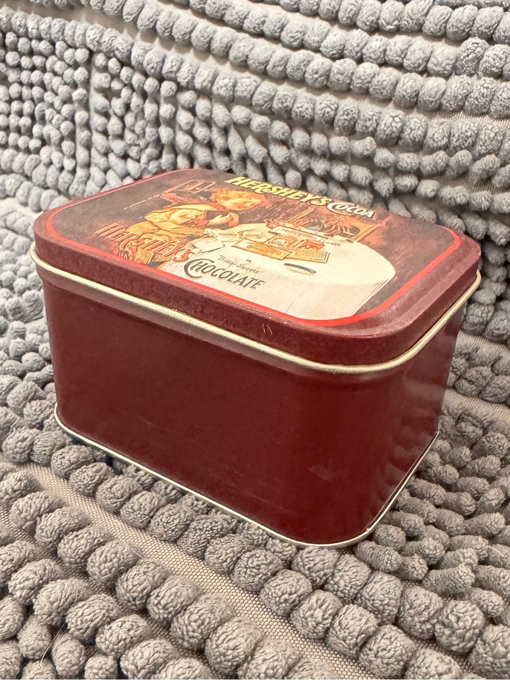 Vintage Hershey’s Cocoa Bristol Tin Canister - Retro Farmhouse Kitchen Decor - Picture 3 of 9